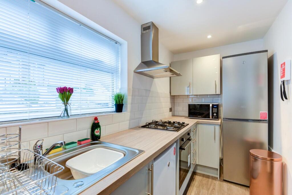 35 Sutherland Road-7.jpg