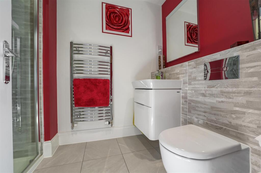 EN-SUITE TO BEDROOM TWO