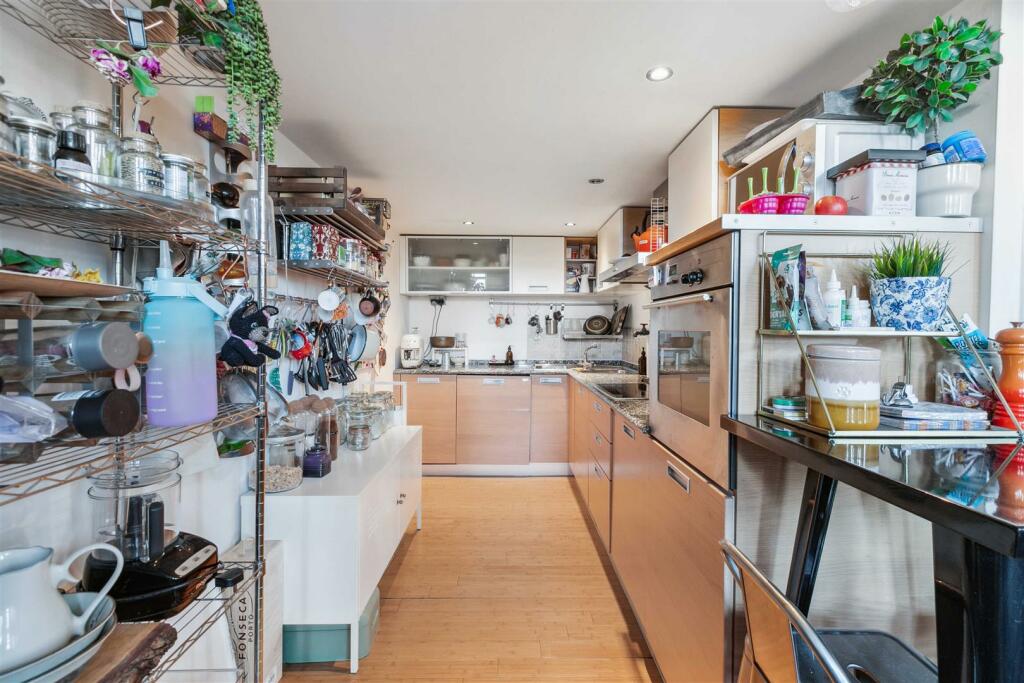 Flat 15 - 1 Reed Place, Clapham, SW4 7LF-1.jpg