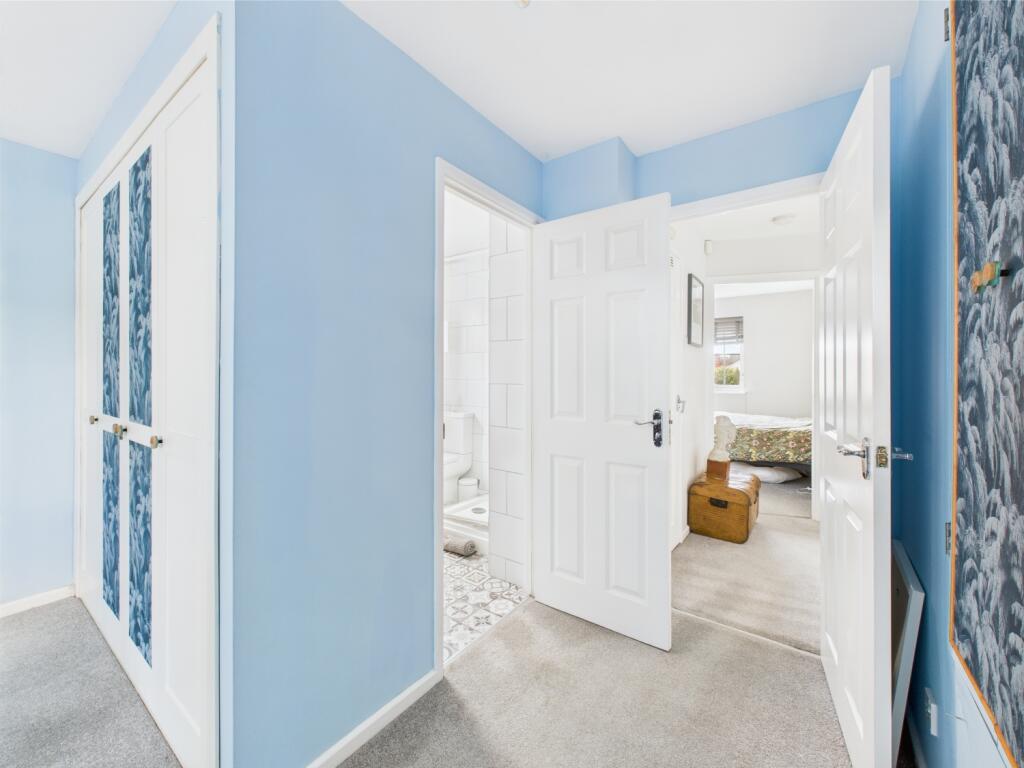 CAM04922G0-PR0028-STILL031