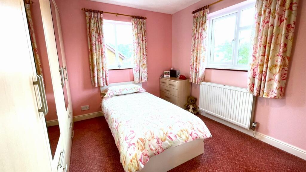 BEDROOM 2