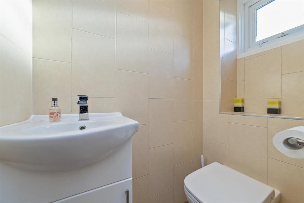 26KitchenerClose-13.jpg