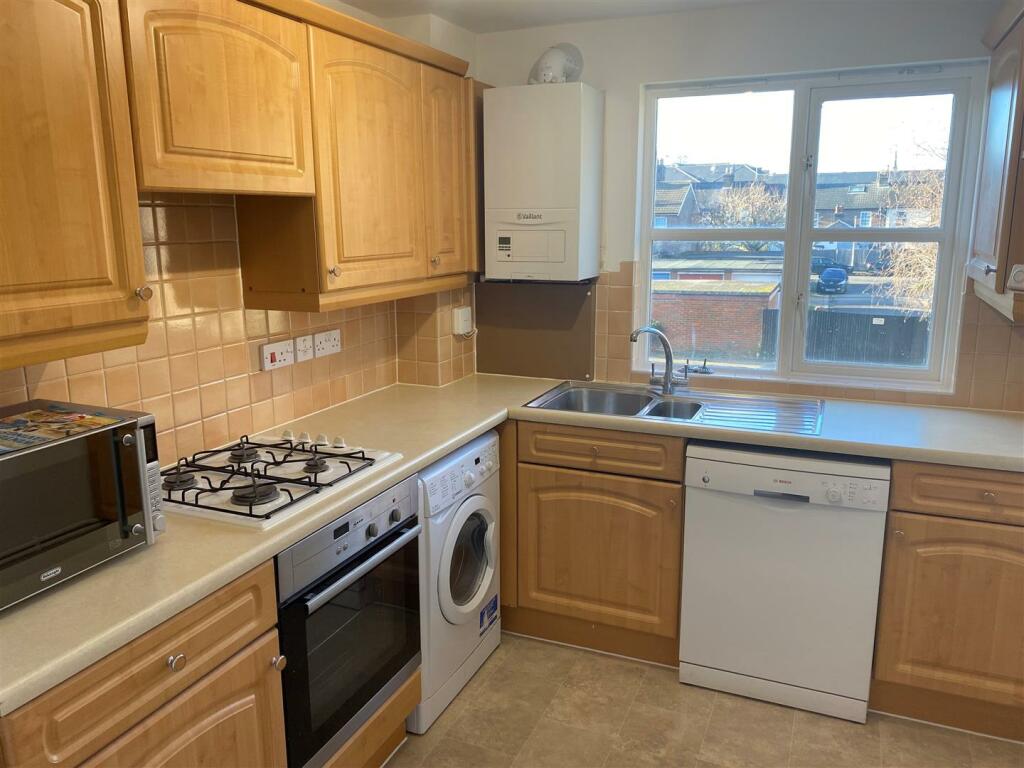 3GlassmillKitchen.jpg