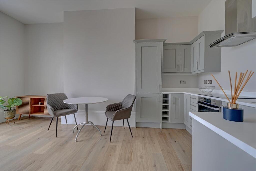 4a Queens Drive (3).jpg