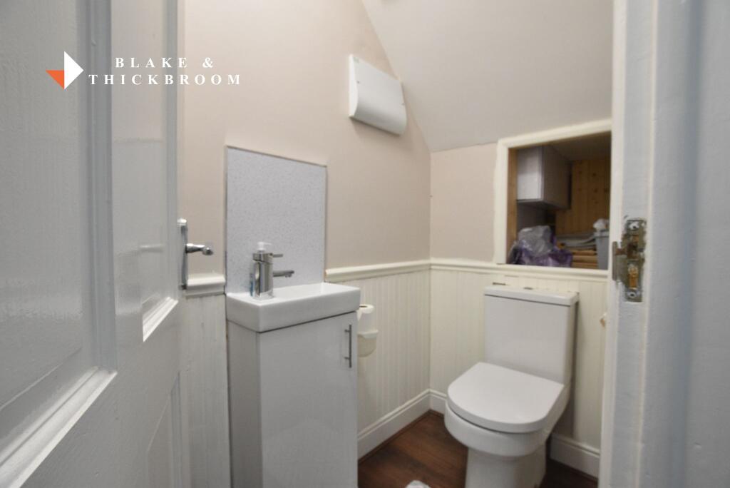 GROUND FLOOR CLOAKROOM