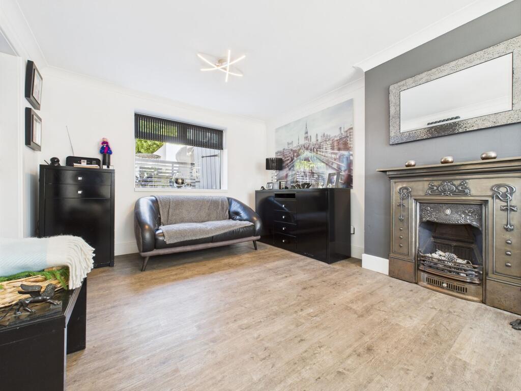Sitting/Dining Room
