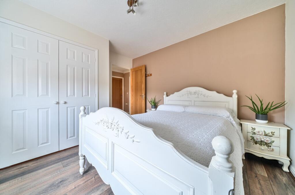 1302253-20-6846b5c05ba74-ARW-1