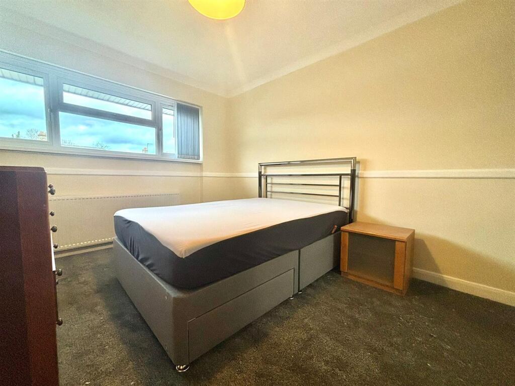 bedroom 1.jpeg