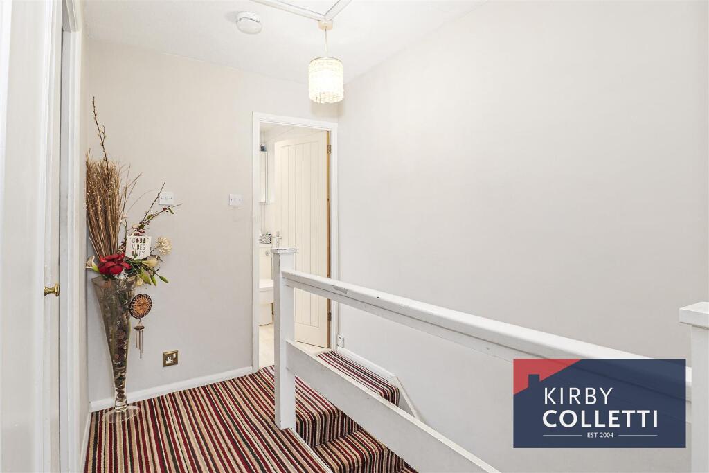 FIRST FLOOR LANDING