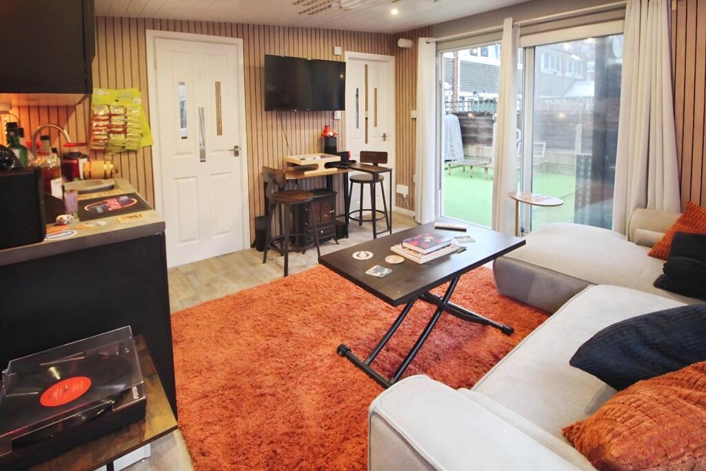 Annexe Living Room 4.JPG