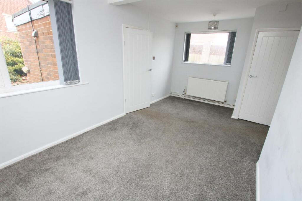 OPEN PLAN LIVING ROOM