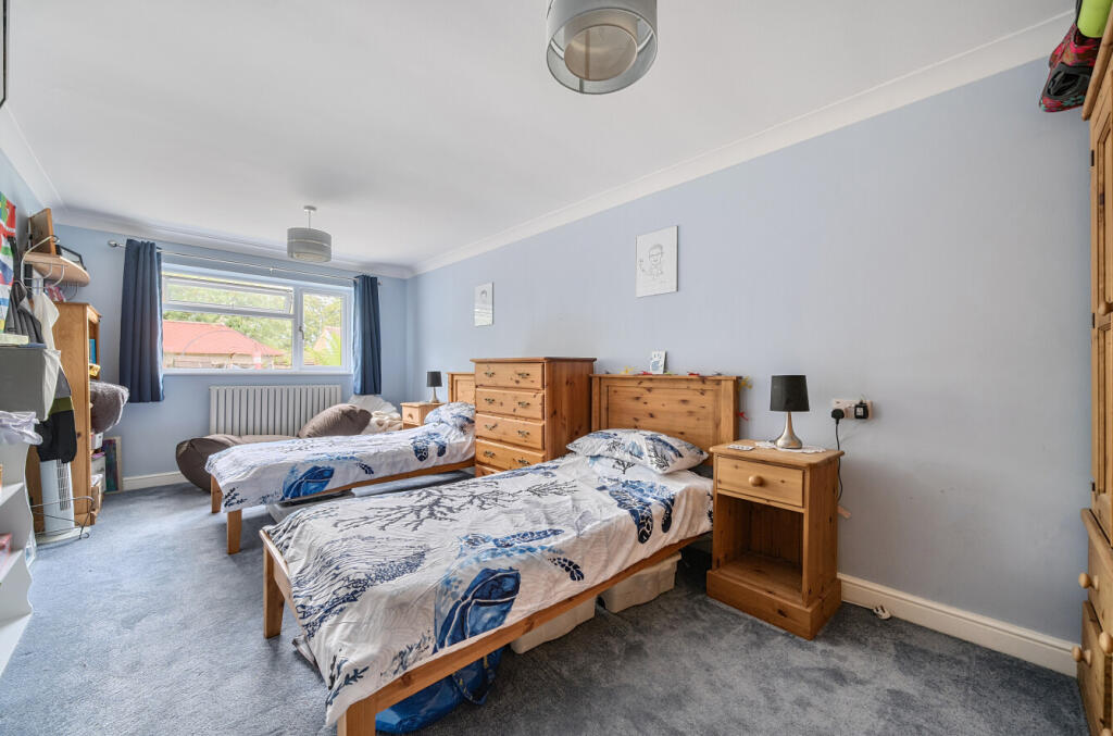 1304671-15-684080...