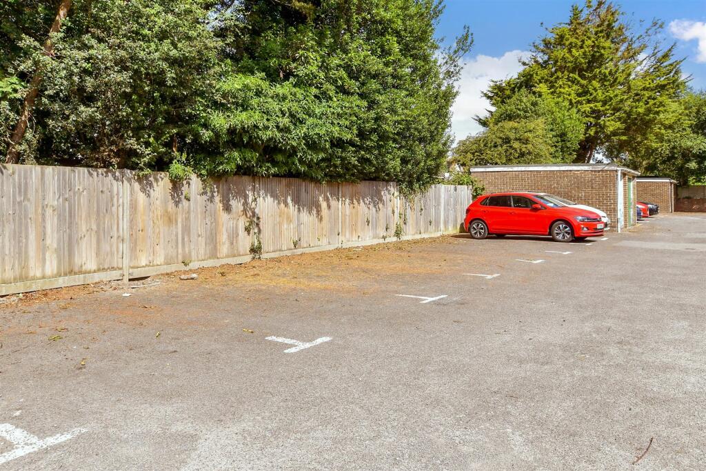 Driveway/Parking