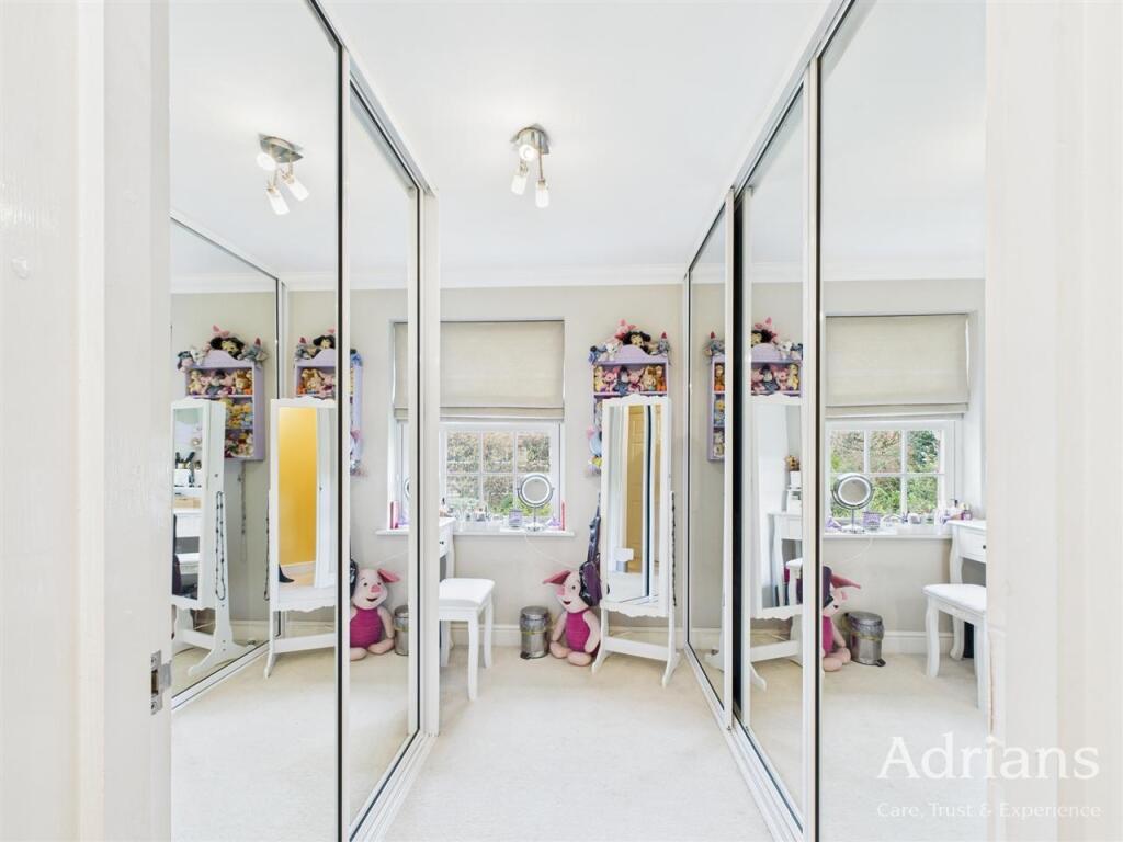 DRESSING ROOM /