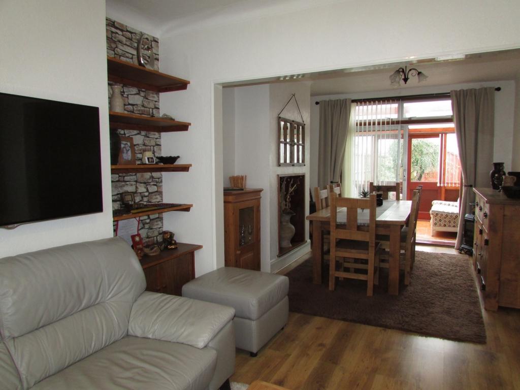 Lounge to dining room
