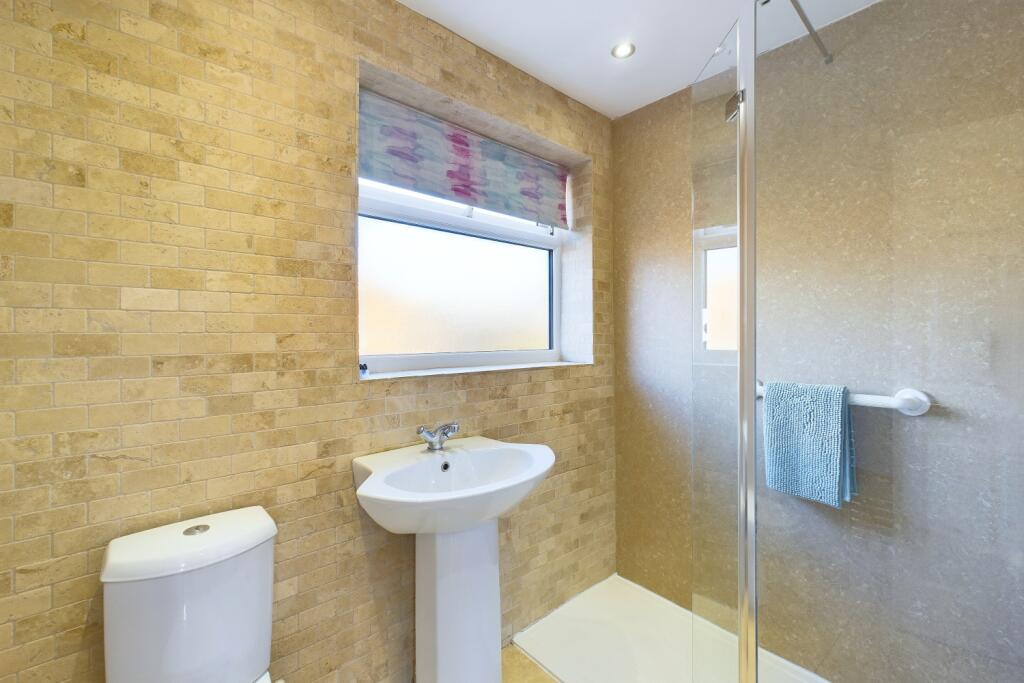 CAM03162G0-PR0215-STILL006