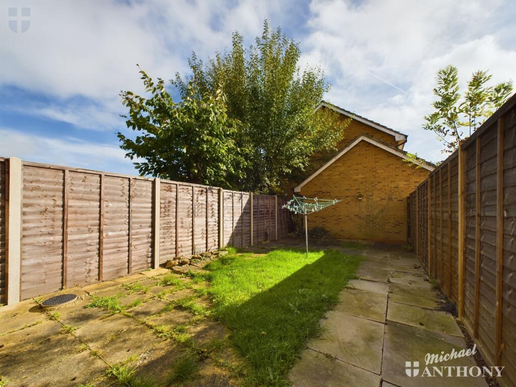 CAM03218G0-PR0405-STILL008