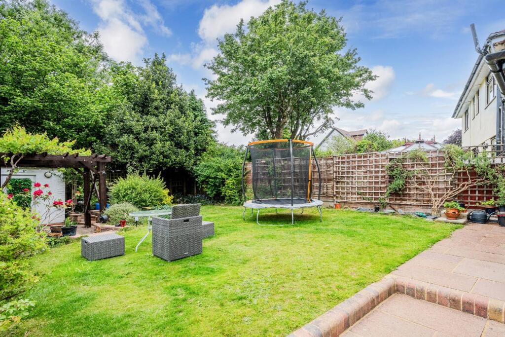 HEADLEY DRIVE (3).jpg