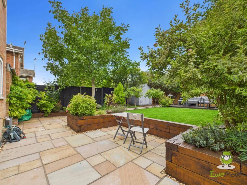 EweMove Basingstoke Avon Road Rear Garden