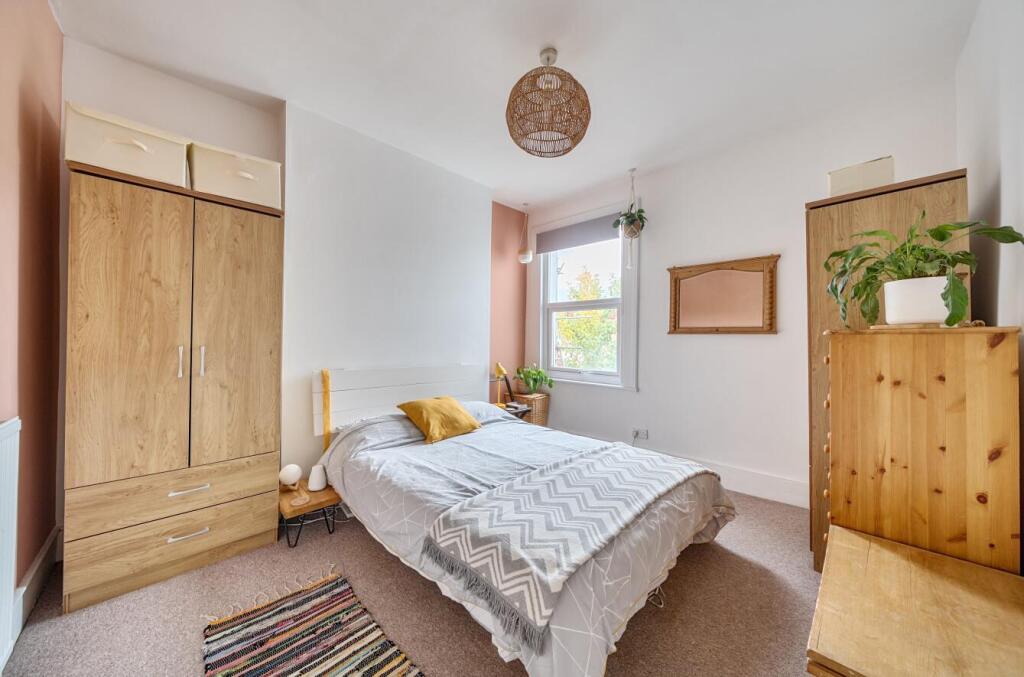 Bedroom 1.jpg