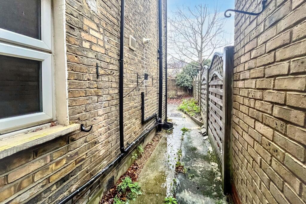 Flat A, 25 Trevor Road, Wimbledon, London, SW19 3PW