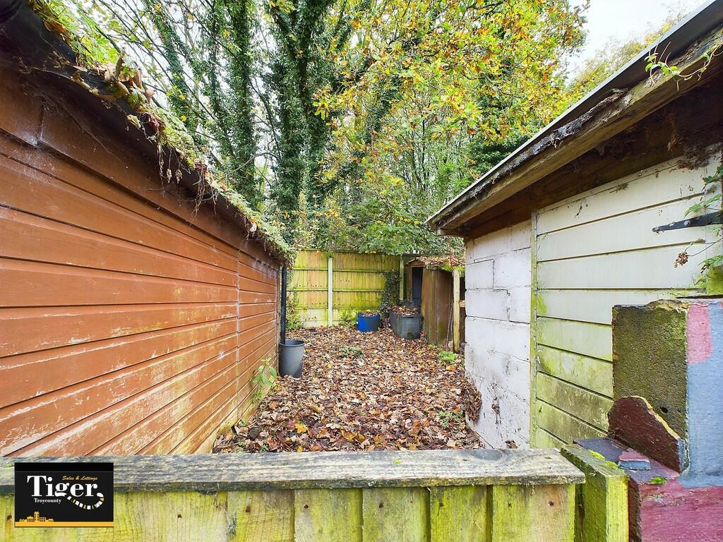 CAM02176G0-PR0392...