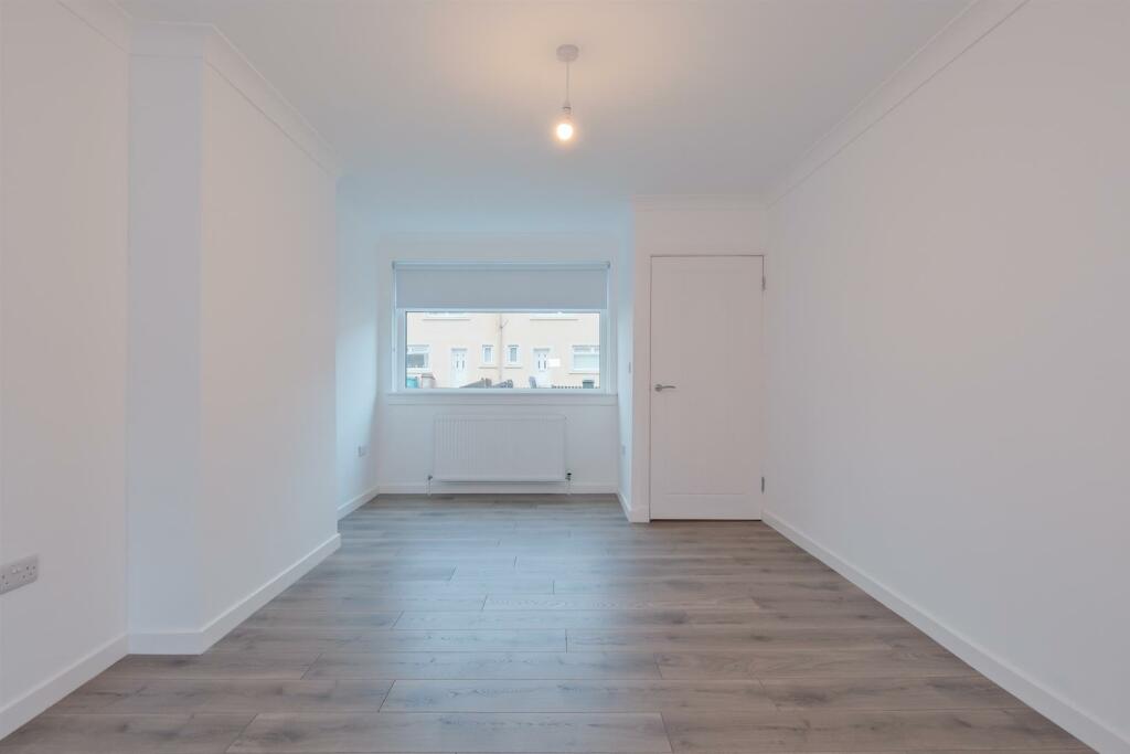 011-36 Earn Crescent, Wishaw ML2 0PE.jpg