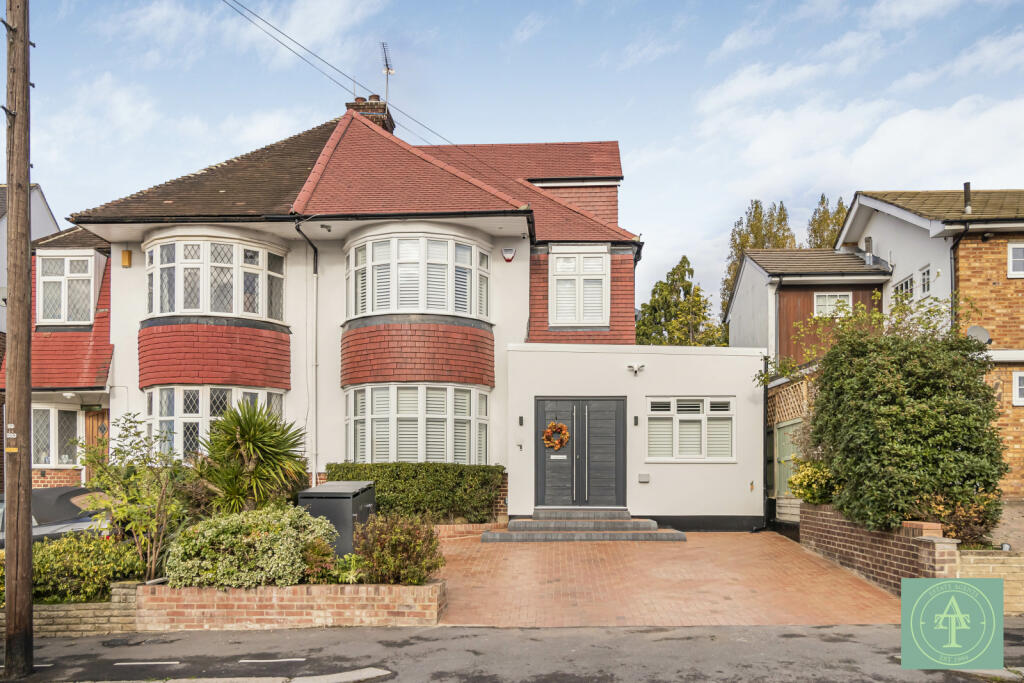 4 Bedroom Semi Detached House