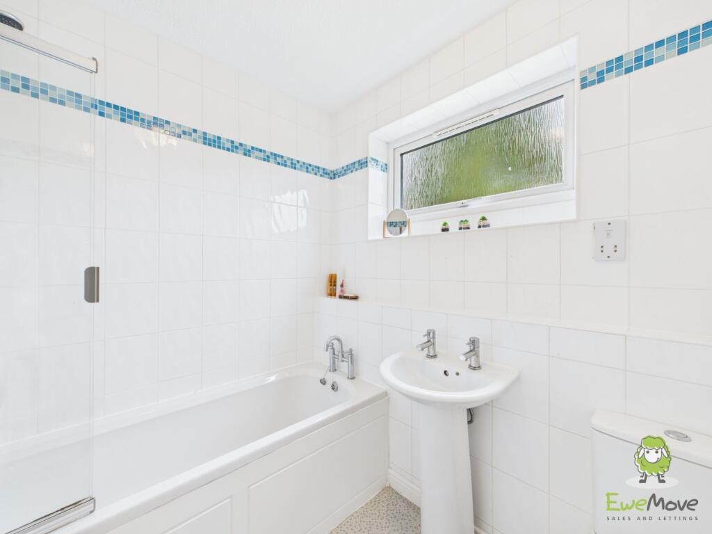 CAM02463G0-PR0086-STILL035