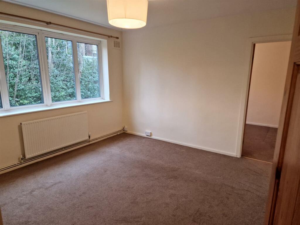 Lounge1.jpg