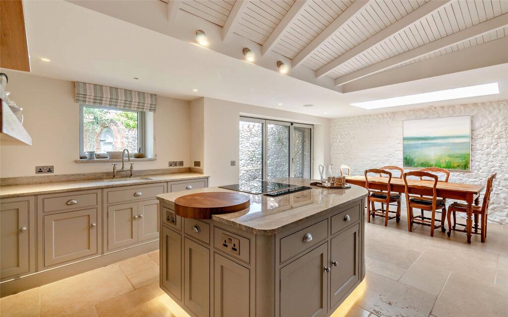 Kitchen/Dining