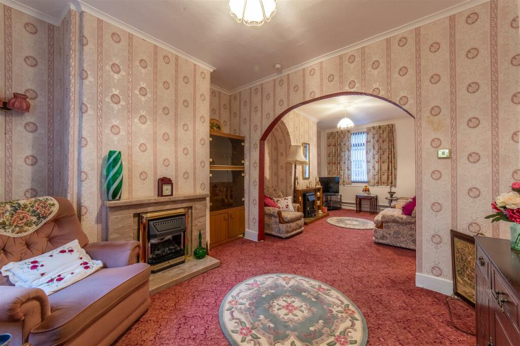 3 Lower Waun Street-5.jpg