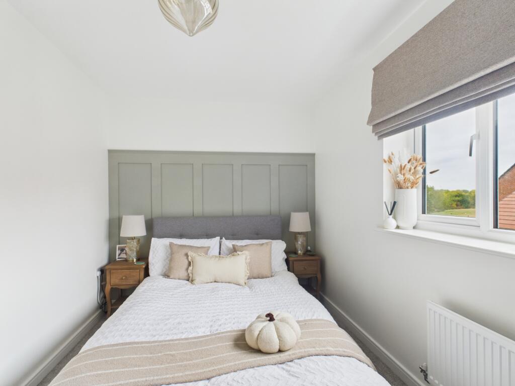 CAM03293G0-PR0247-STILL025