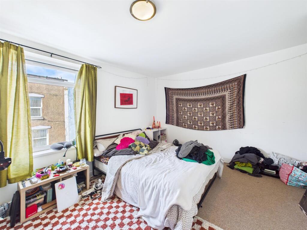 5 - Two bedroom terraced house.jpg