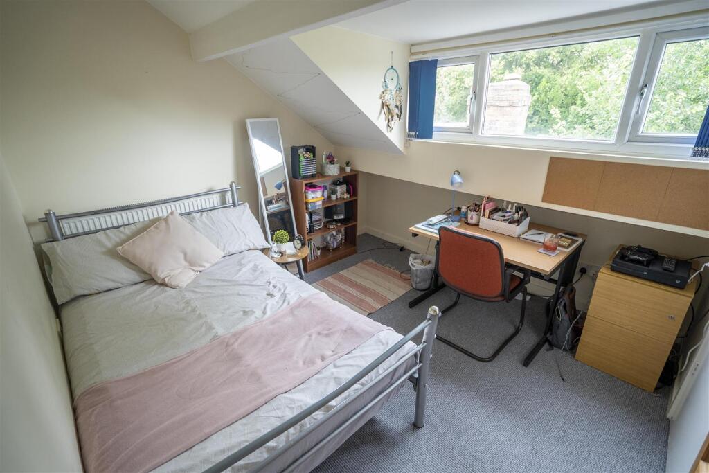 Bedroom4.jpg