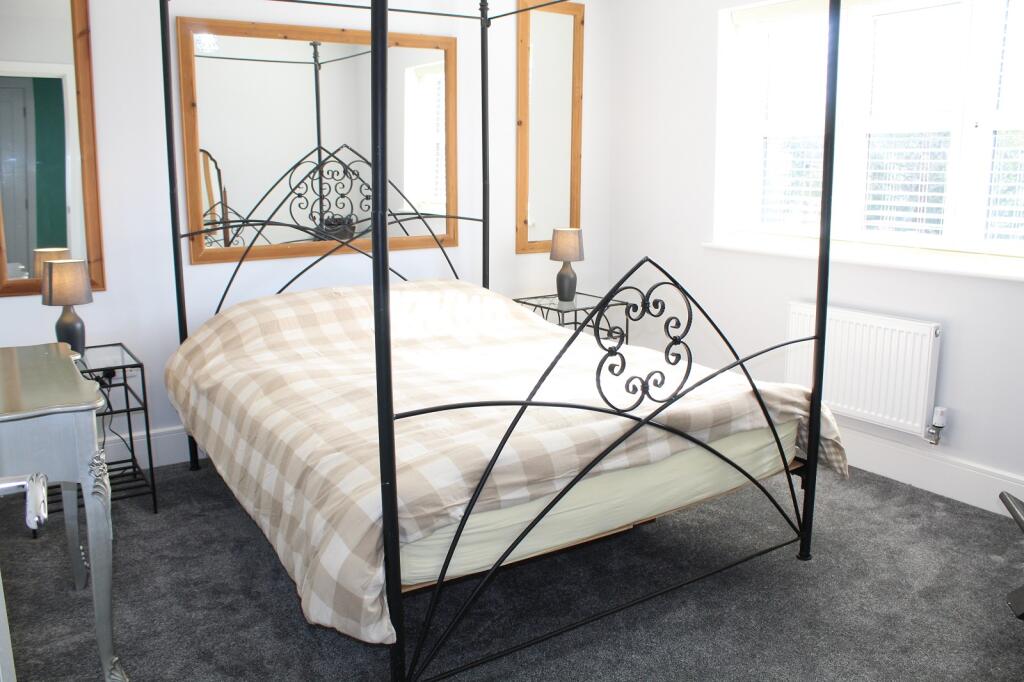 Bedroom 2 (L- Shaped)