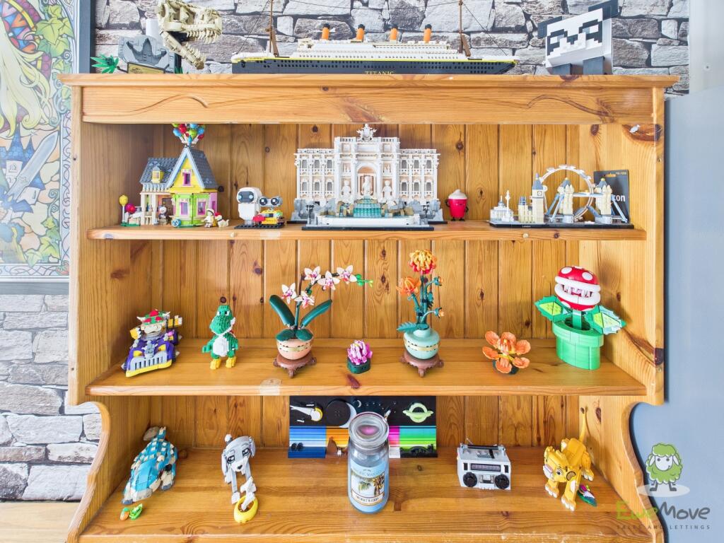 CAM01543G0-PR0151-STILL053