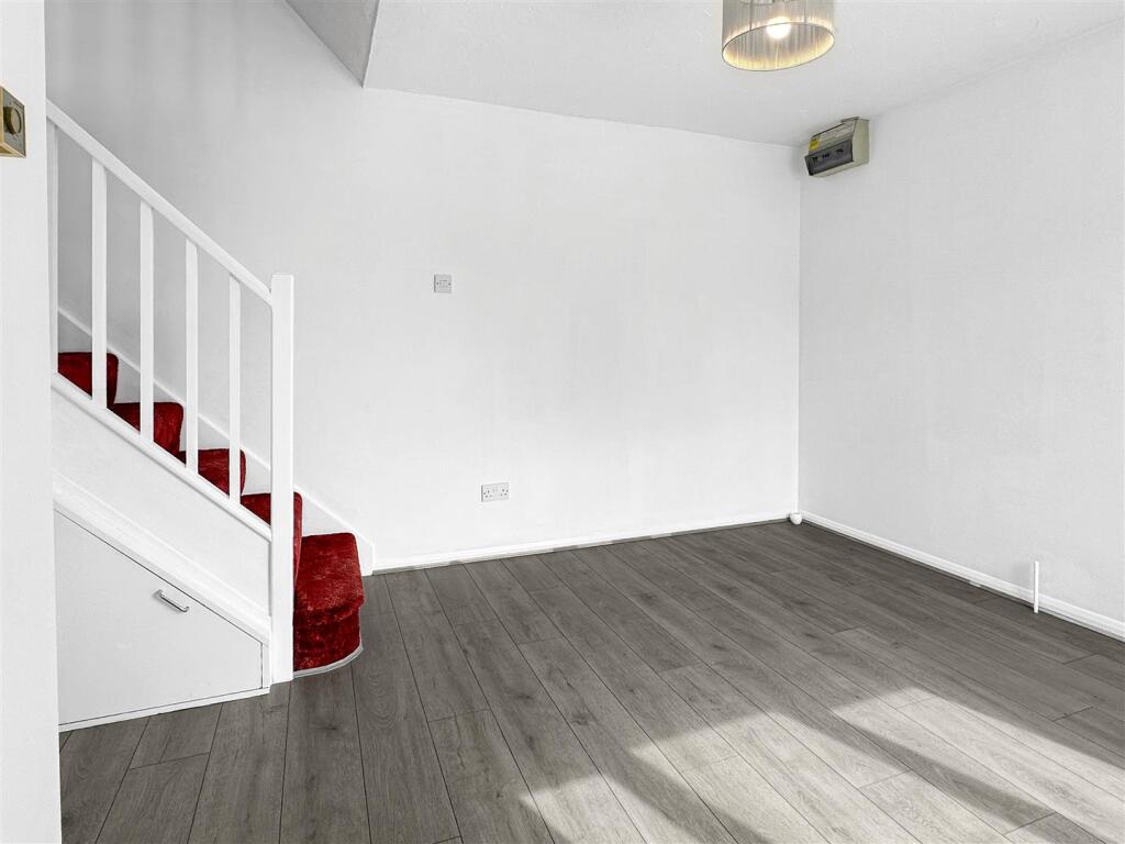 Living / Dining Room (2)