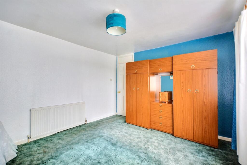 Bedroom 1_2.jpeg