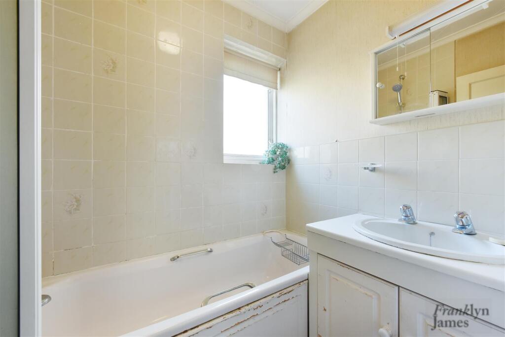 Bygrove Street (6).JPG