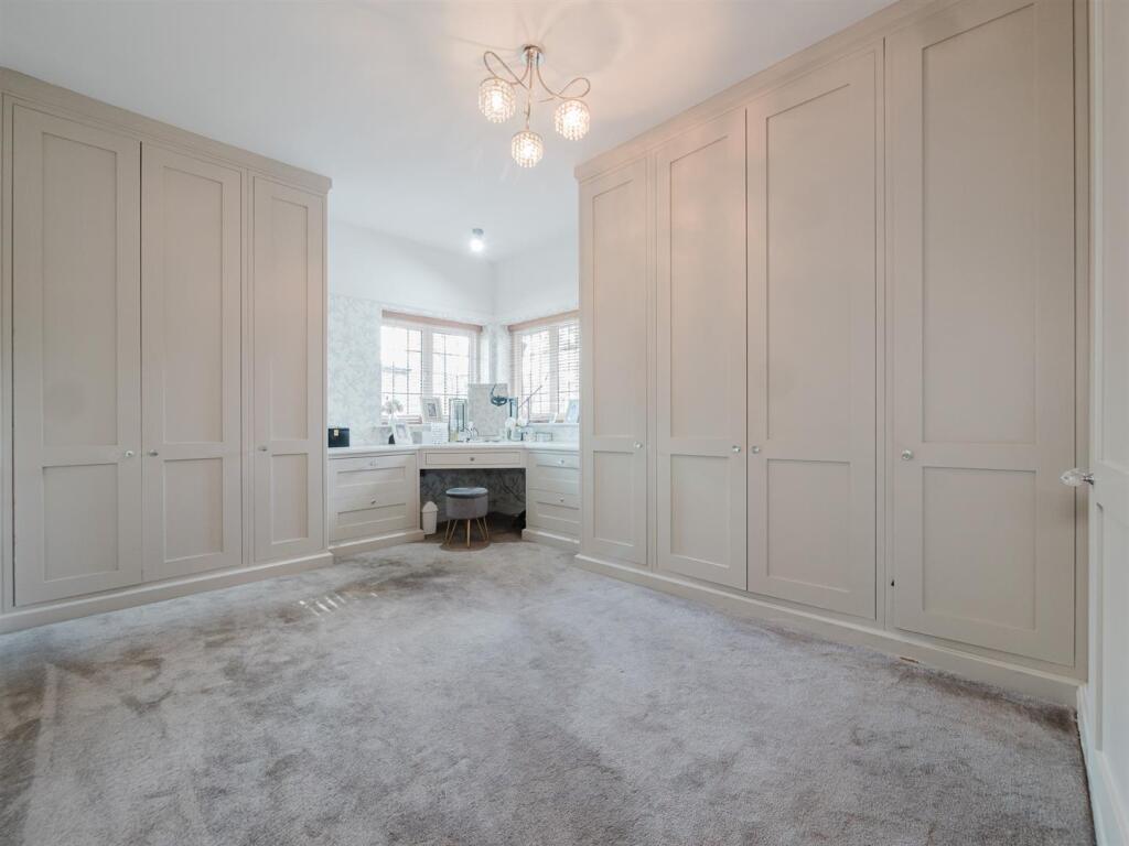 Bedroom 5 Dressing Room