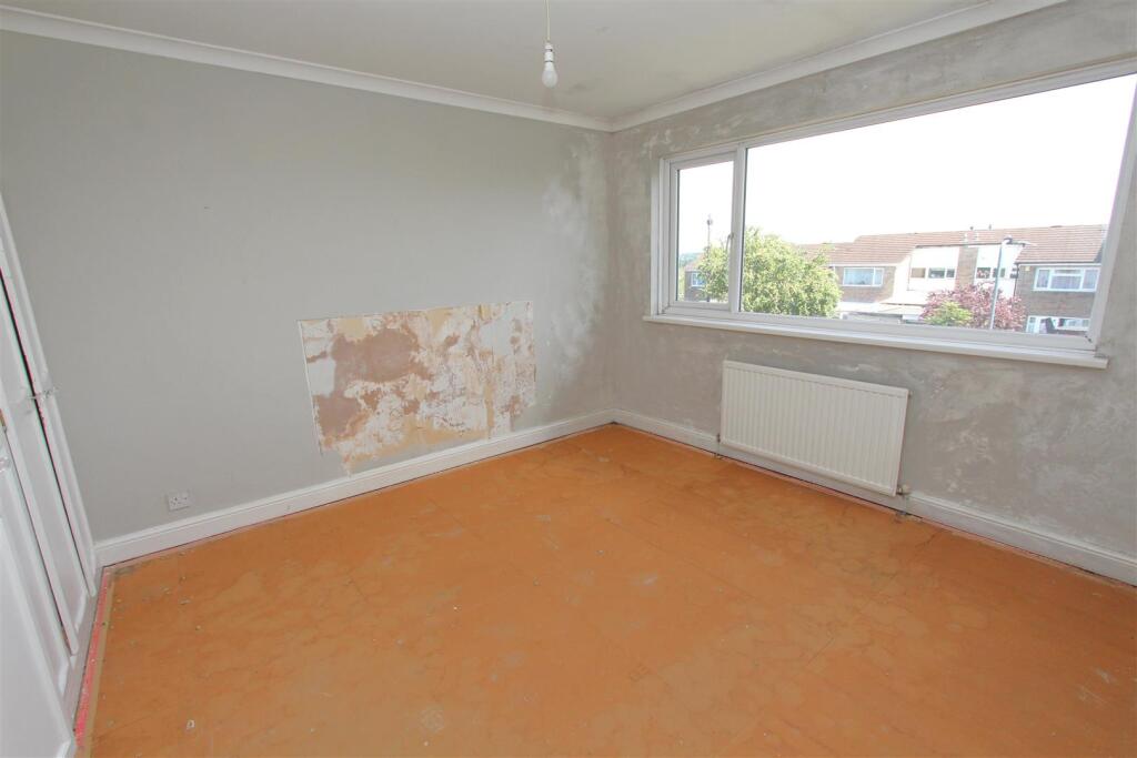 Bedroom 1.JPG