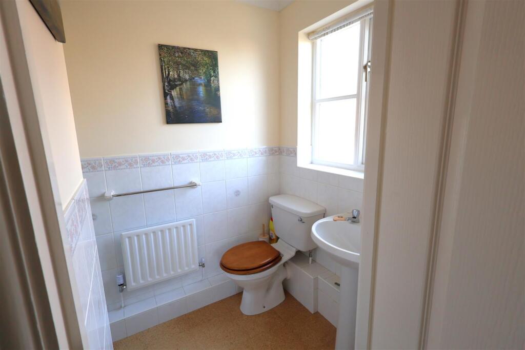 ensuite shower.JPG