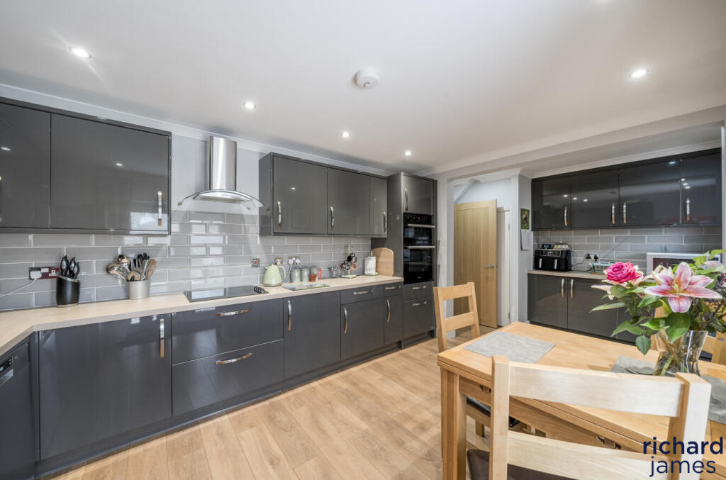 80ac4f6a45c84b7d8ef38cd8f8b905bc