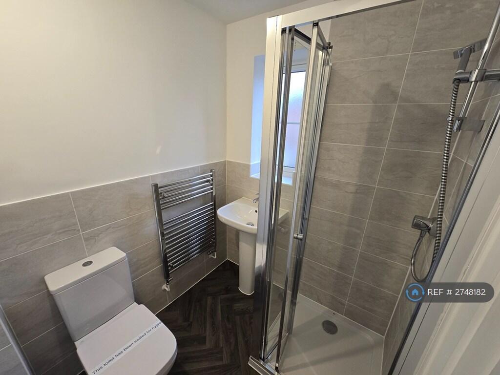 En-Suite Bathroom