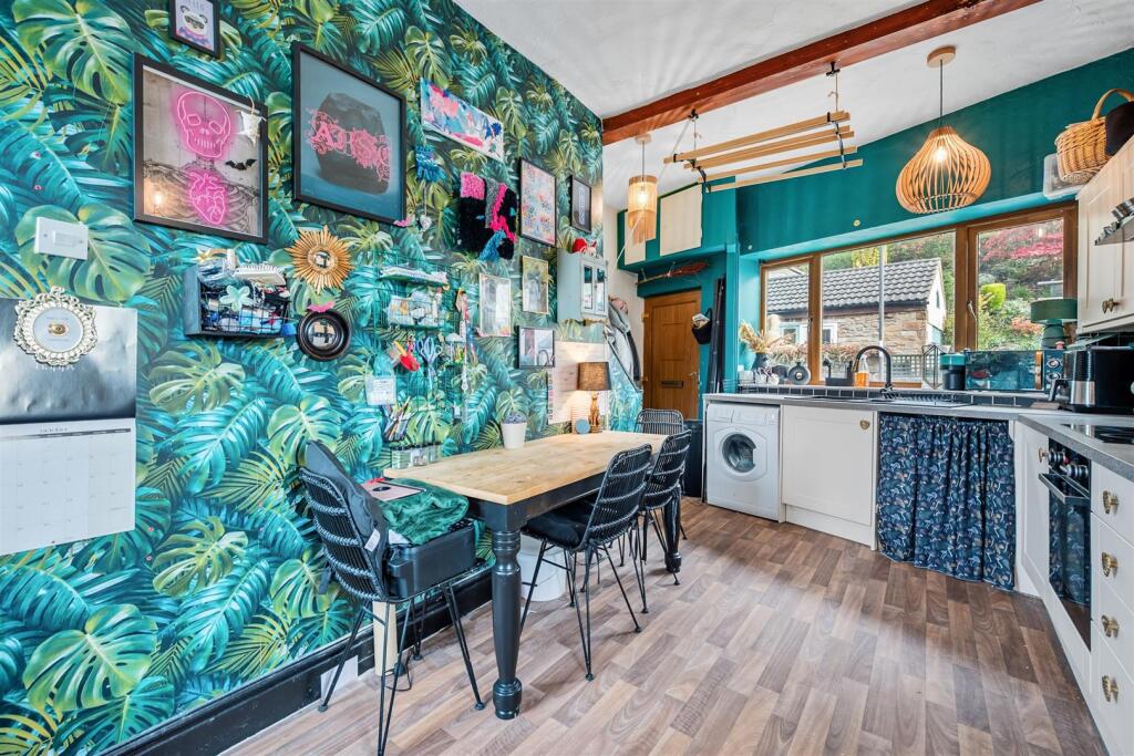 Kitchen-Diner to front window.jpg