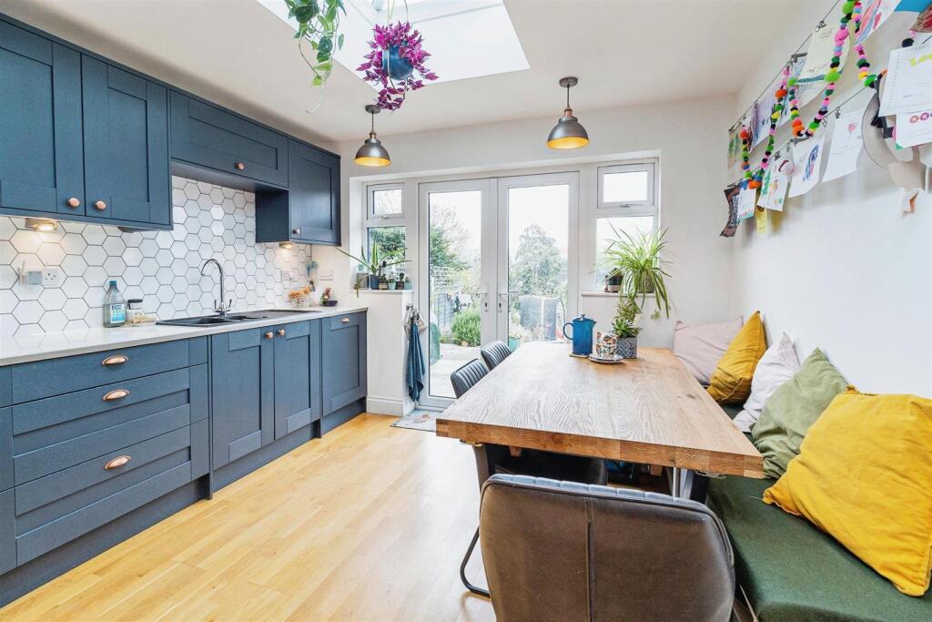 Kitchen Dining Area