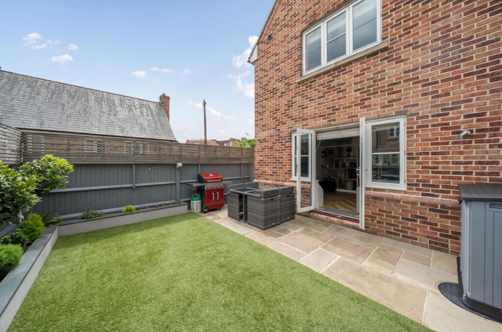 1296261-4-6839ee0...