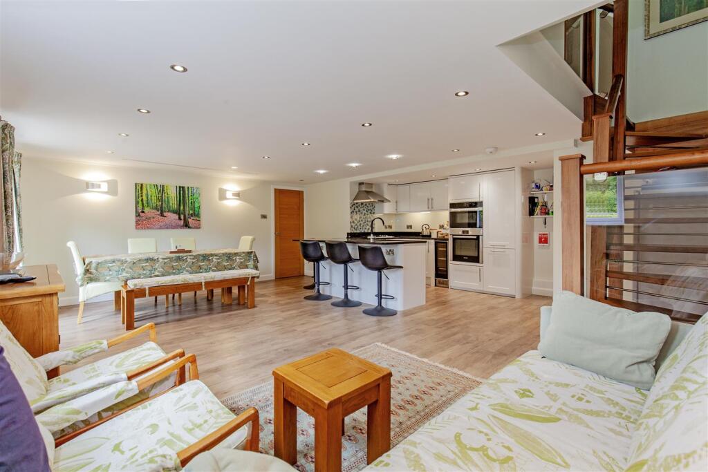 The Stables - Open Plan Living