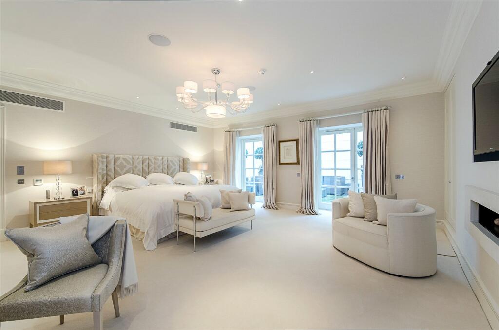 Principal Bedroom